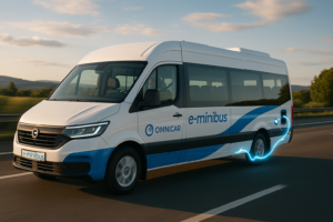 Elektrischer Minibus von Omnicar in ländlicher Umgebung